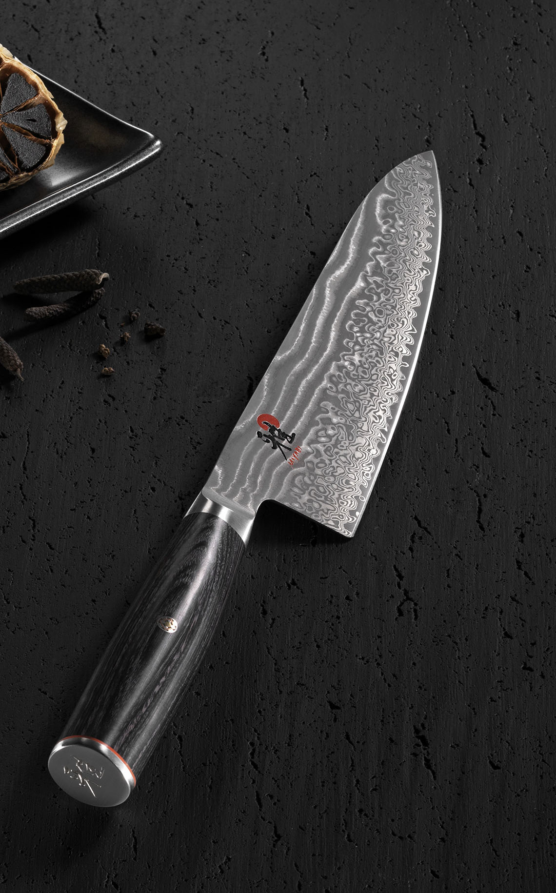 Damasceński dziwer na ostrzach noża przybiera najbardziej fantazyjne formy