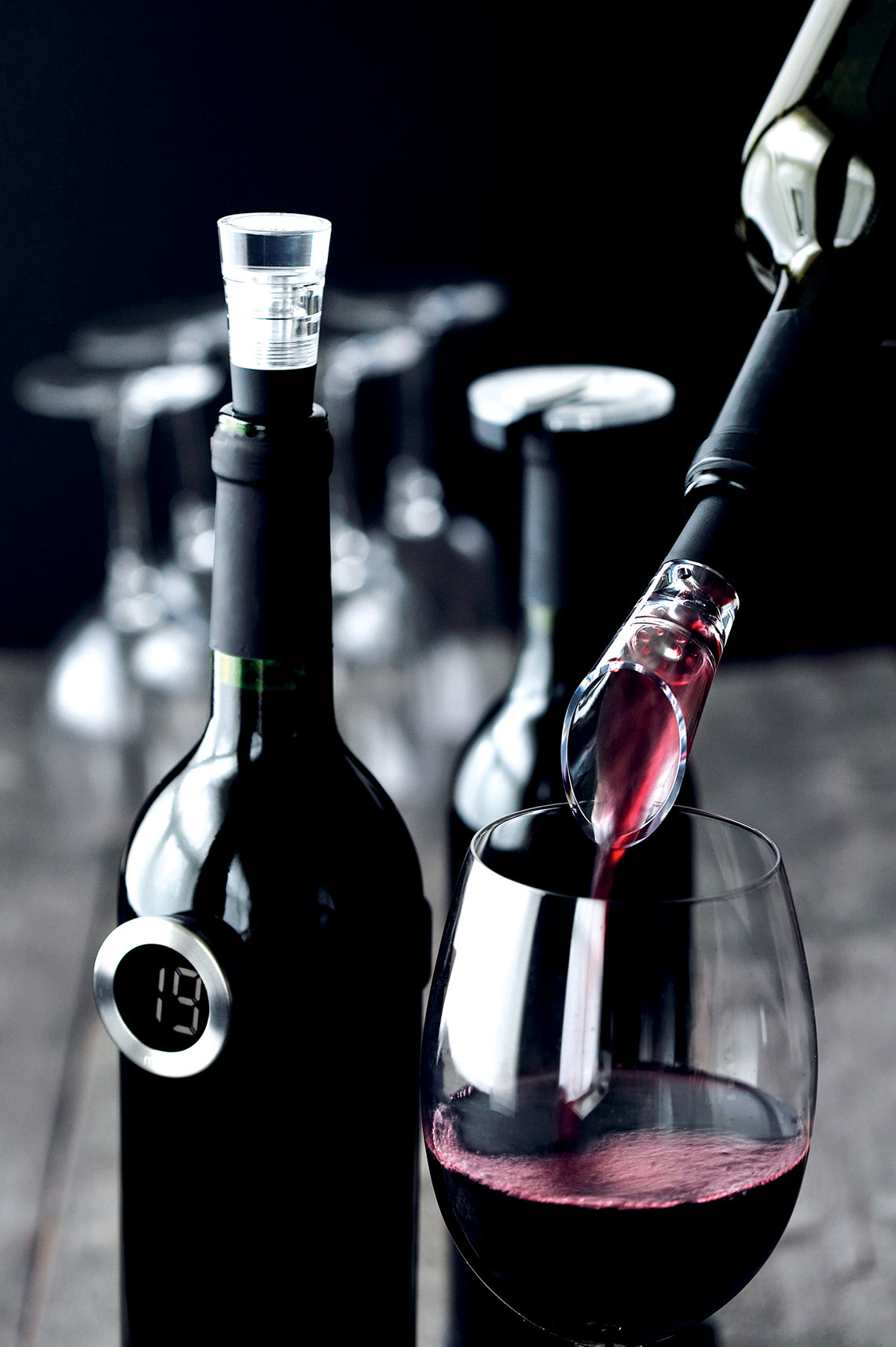 Marka Menu stworzyła unikatowy nalewak-dekanter do wina z próżniową komorą