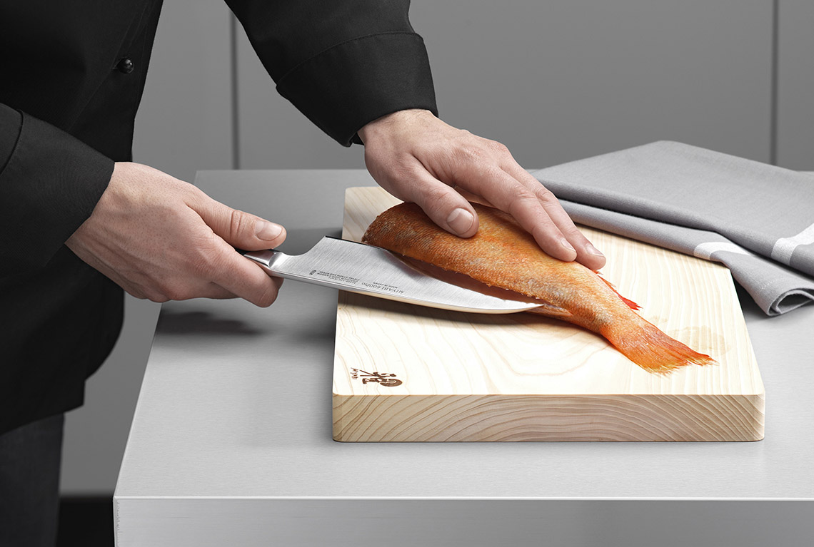 Japoński nóż Deba nie ma sobie równych, gdy przyjdzie porcjować rybę