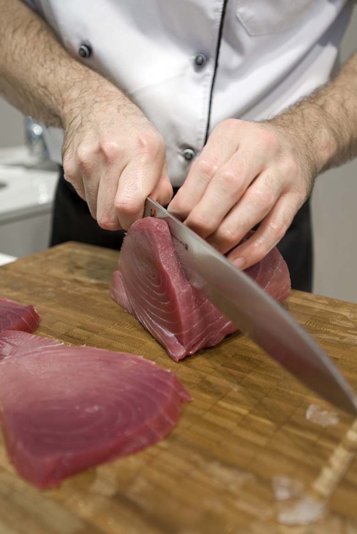 Jedynie kute przez mistrzów rzemiosła noże zadowolą ambitnych kucharzy