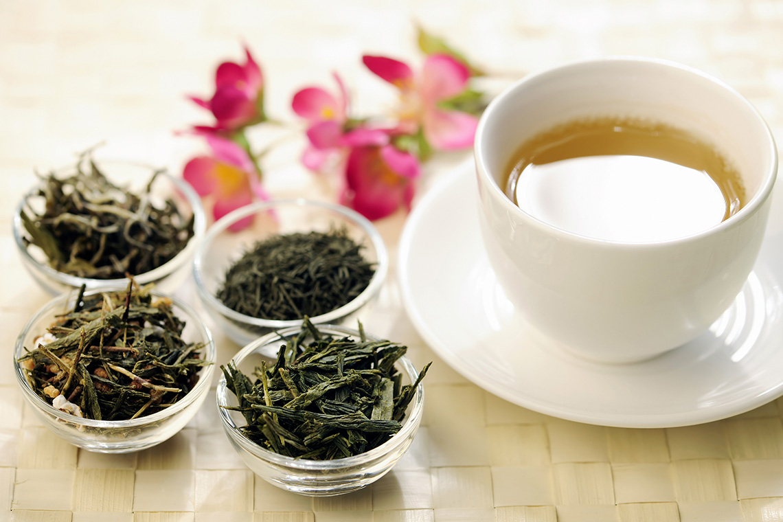 Jeśli pije się codziennie kilka filiżanek zielonej herbaty, można zyskać wiele lat zdrowego życia
